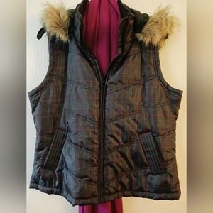 Puffer Vest w/Fur Hood (removable), Size M, Grey/Fuschia (scarf included), EUC
